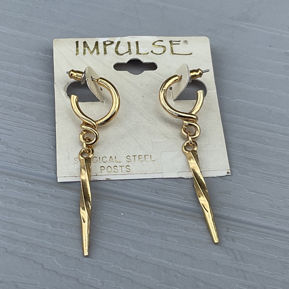 Goldtone Twisted dangle earrings post pierced vintage new